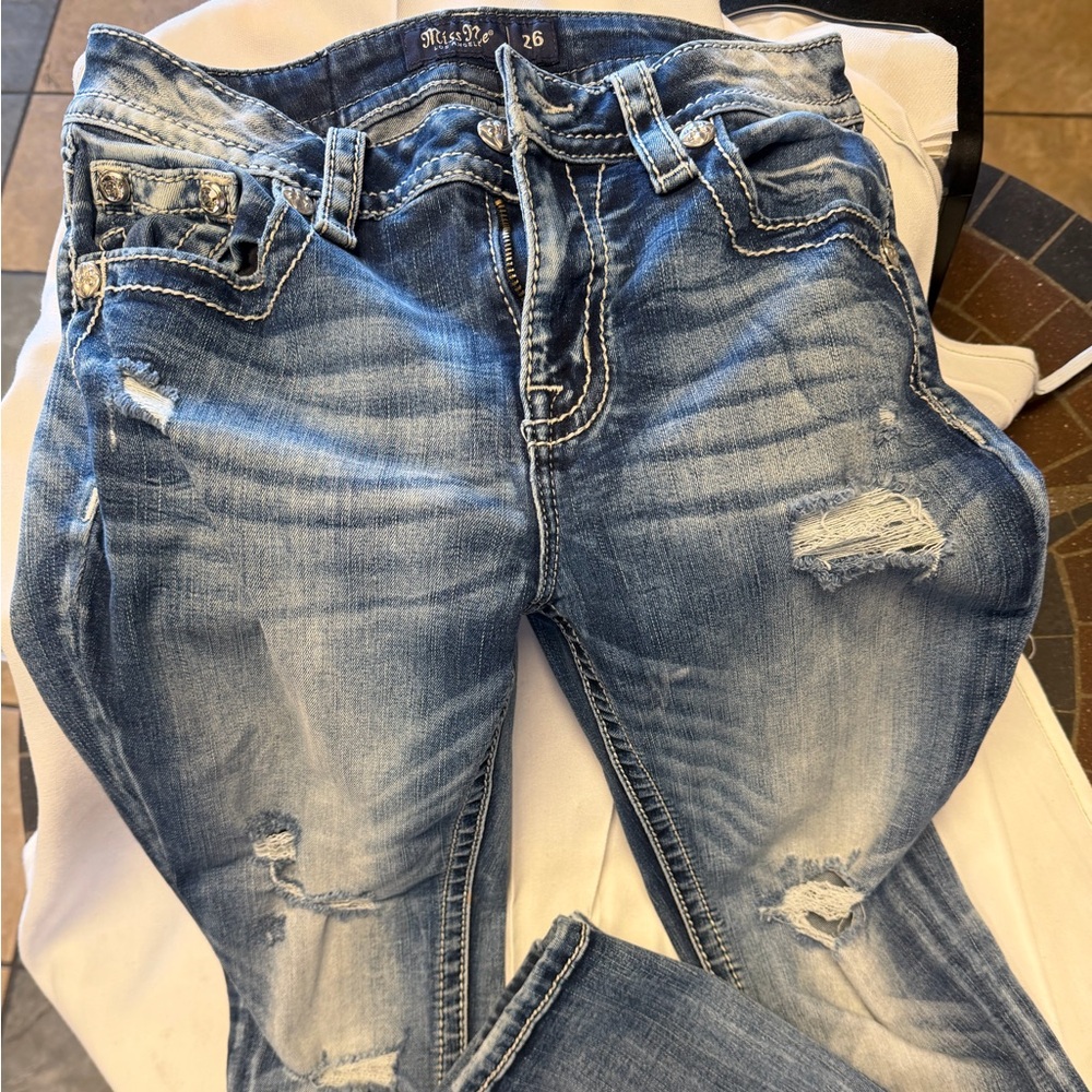 Miss Me Distressed Jeans bedazzled  Gems on  back pockets size 26 Curvy Skinny